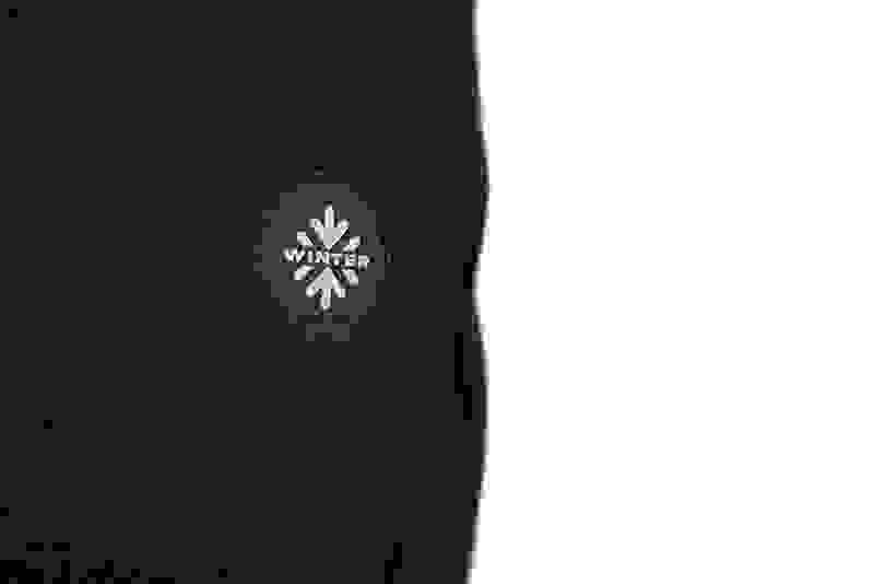 matrix_black_thermal_sherpa_joggers_logo_detailjpg
